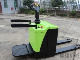 米兰在线注册机械提醒：电瓶搬运车的日常维护